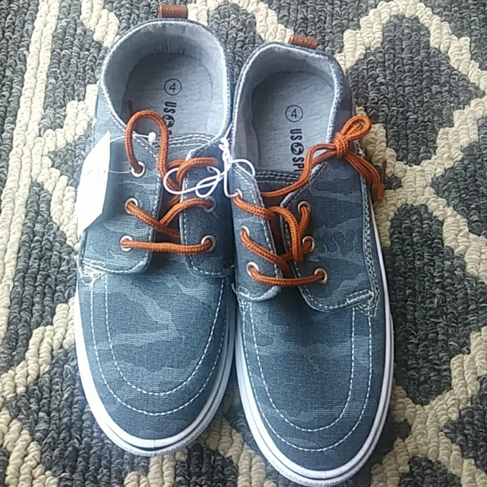 US Sports kids shoes size 4